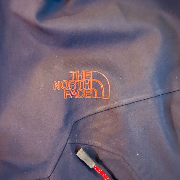 Red and black north face ski/snowboard jacket - Picture 3 of 5